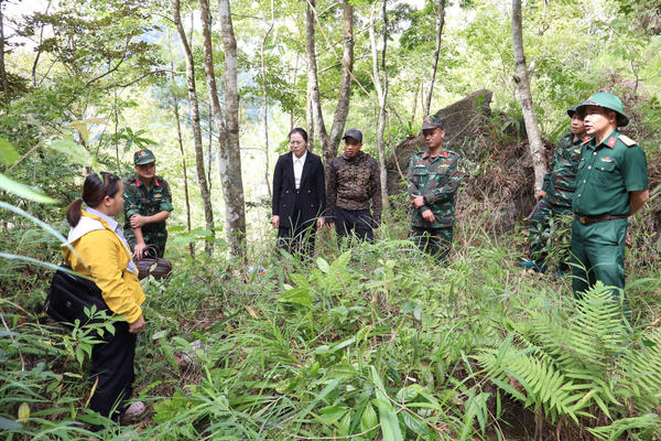 Khảo sát, xác minh thông tin hai phần mộ liệt sĩ tại xã Trà Lĩnh và xã Lũng Nặm