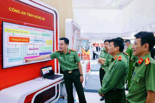 Đẩy mạnh chuyển đổi số, Công an Nghệ An nâng cao hiệu quả cải cách hành chính Đẩy mạnh chuyển đổi số, Công an Nghệ An nâng cao hiệu quả cải cách hành chính