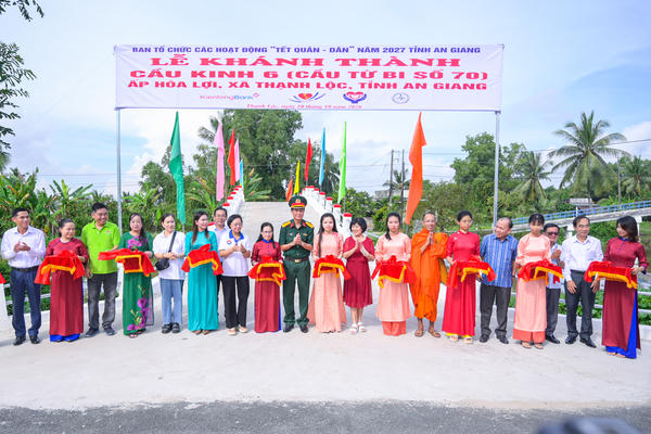 Khánh thành cầu Kênh 6 trị giá 632 triệu đồng, thắm tình quân dân