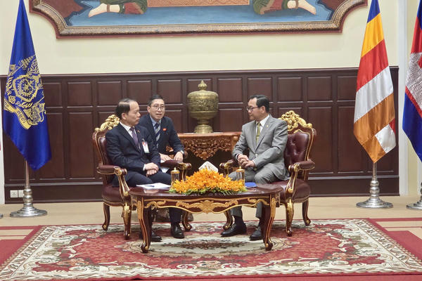 Thống nhất những định hướng lớn trong hợp tác pháp luật và tư pháp giữa Việt Nam và Campuchia Thống nhất những định hướng lớn trong hợp tác pháp luật và tư pháp giữa Việt Nam và Campuchia