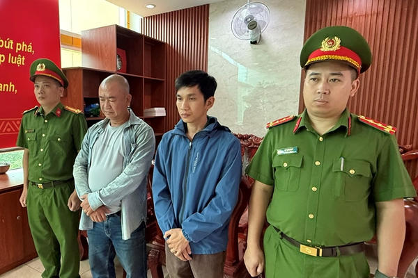 Bộ Công an cảnh báo các hành vi chuyển giá, trốn thuế tiếp tục diễn biến phức tạp
Bộ Công an cảnh báo các hành vi chuyển giá, trốn thuế tiếp tục diễn biến phức tạp