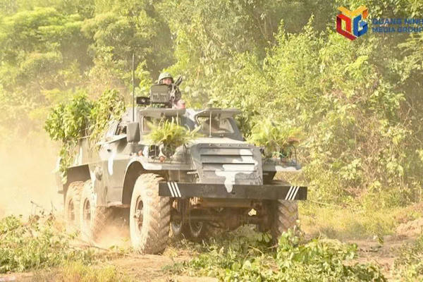 Quảng Ninh diễn tập bắn đạn thật với pháo binh, xe tăng và UAV trinh sát
