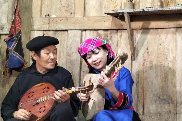 Giữ hồn tiếng đàn Sèn Dư: Để tiếng đàn vang mãi trên bản làng vùng cao