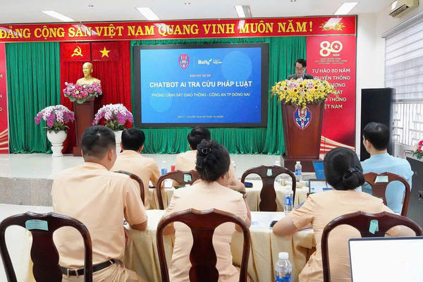Phòng CSGT Đồng Nai nghiên cứu ứng dụng Chatbot AI phục vụ người dân