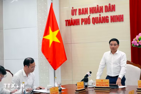 Phó Thủ tướng Nguyễn Văn Thắng: Quảng Ninh cần tiếp tục duy trì đà tăng trưởng kinh tế ở mức cao
Phó Thủ tướng Nguyễn Văn Thắng: Quảng Ninh cần tiếp tục duy trì đà tăng trưởng kinh tế ở mức cao