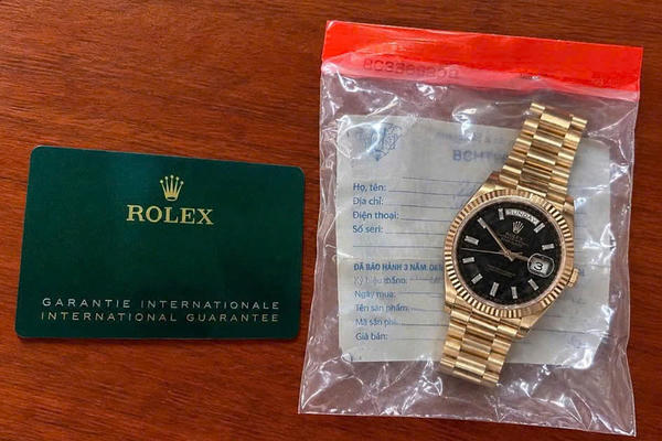  Khởi tố, bắt tạm giam một đối tượng ở Đắk Lắk trộm đồng hồ Rolex hơn 1,4 tỉ đồng