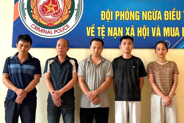 Khởi tố 5 bị can trong vụ án rửa tiền, đánh bạc qua mạng