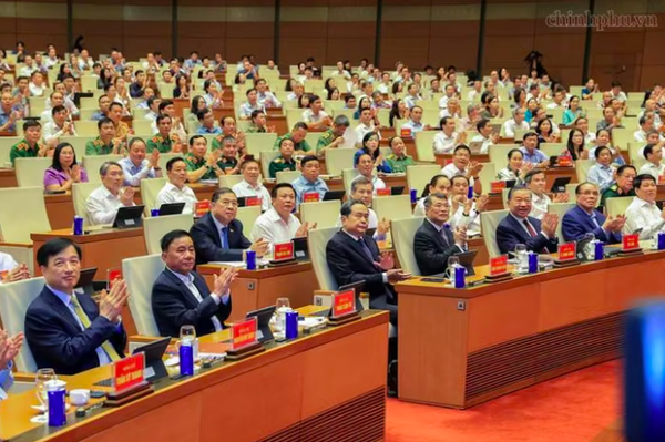 Trung ương thống nhất tăng trưởng GDP năm 2027 từ 10% trở lên
