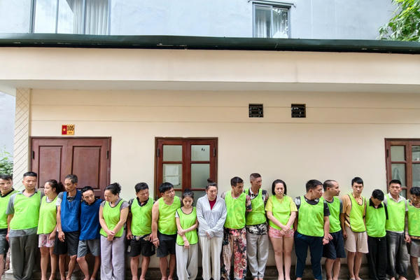 Công an Hà Nội thông tin về triệt phá đường dây ma túy liên quan 22 đối tượng Công an Hà Nội thông tin về triệt phá đường dây ma túy liên quan 22 đối tượng