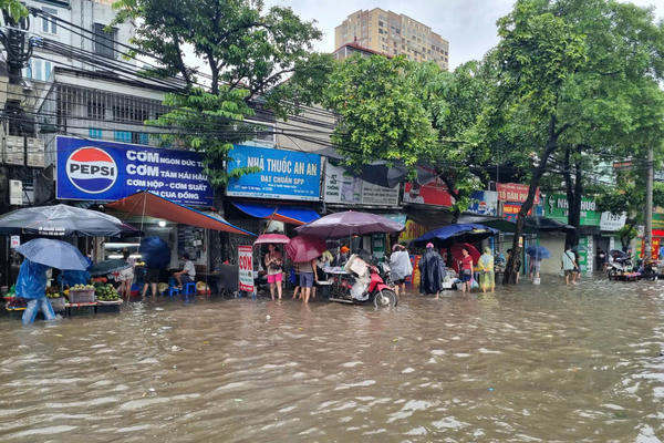 Cảnh báo gia tăng nắng nóng, mưa cực đoan và nguy cơ ngập