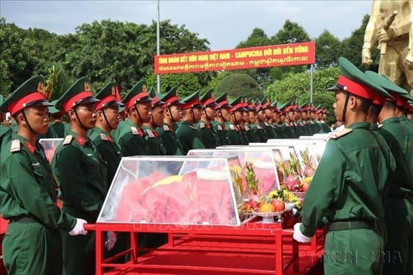 Bản tin tổng hợp 18/10: Chiến dịch 500 ngày đêm: Quy tập hơn 3.600 hài cốt liệt sĩ, tiếp nối hành trình tri ân