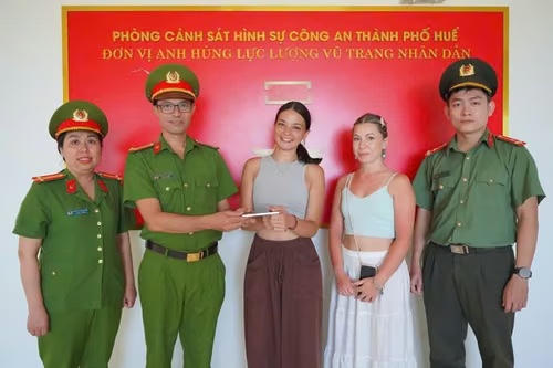 Bắt giữ 2 đối tượng cướp giật iPhone 17 của du khách nước ngoài