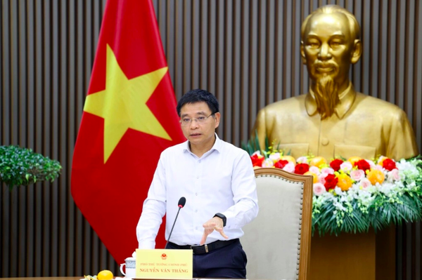 Phó thủ tướng yêu cầu giảm lãi suất cho vay 1,5-2% để hỗ trợ doanh nghiệp, người dân
