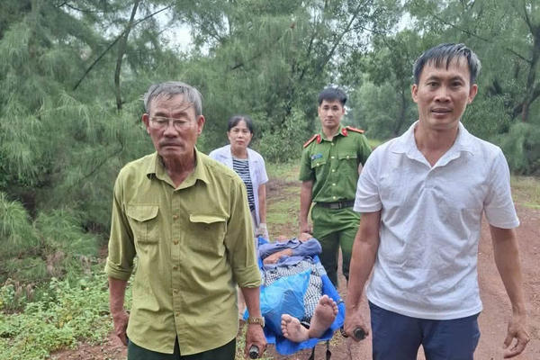 Lực lượng Công an kịp thời phát hiện, hỗ trợ cứu người bị ngộ độc cá nóc Lực lượng Công an kịp thời phát hiện, hỗ trợ cứu người bị ngộ độc cá nóc