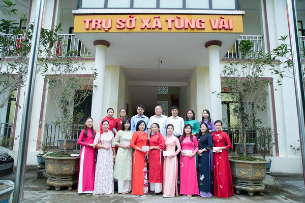 Những bông hoa đẹp nơi biên cương Tùng Vài