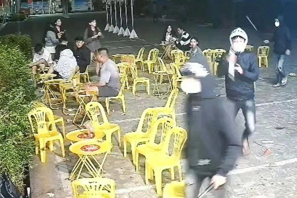 Khánh Hòa kêu gọi người dân cung cấp thông tin vụ hỗn chiến trên đường Trần Phú Khánh Hòa kêu gọi người dân cung cấp thông tin vụ hỗn chiến trên đường Trần Phú