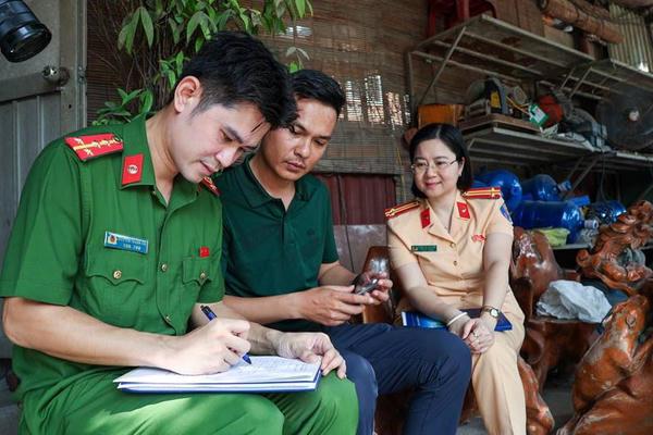 Hà Nội đẩy mạnh làm sạch dữ liệu phương tiện trên hệ thống đăng ký xe