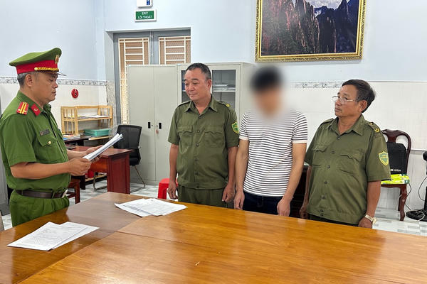TP Đồng Nai: Khởi tố chủ hộ kinh doanh bán quần áo giả mạo nhãn hiệu TP Đồng Nai: Khởi tố chủ hộ kinh doanh bán quần áo giả mạo nhãn hiệu