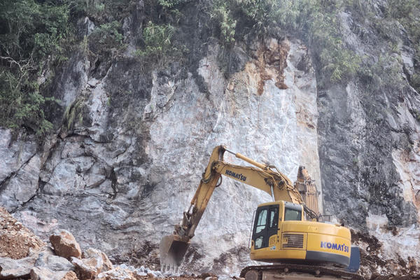 Xử phạt 35 triệu đồng đối với hành vi đổ thải sai quy định khi thi công đường 176B ở Tuyên Quang