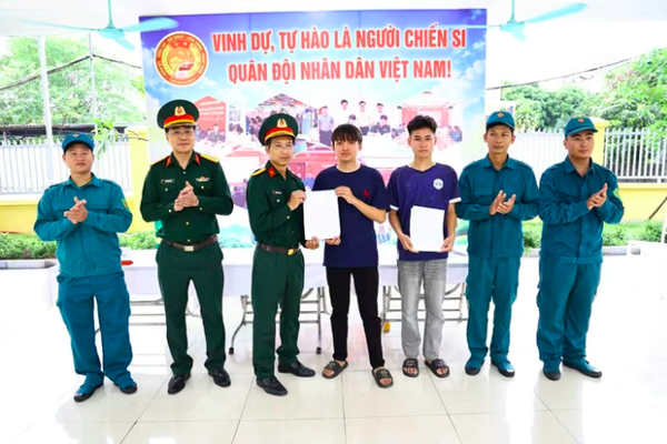 26 thanh niên phường Mông Dương tình nguyện viết đơn nhập ngũ năm 2027 26 thanh niên phường Mông Dương tình nguyện viết đơn nhập ngũ năm 2027