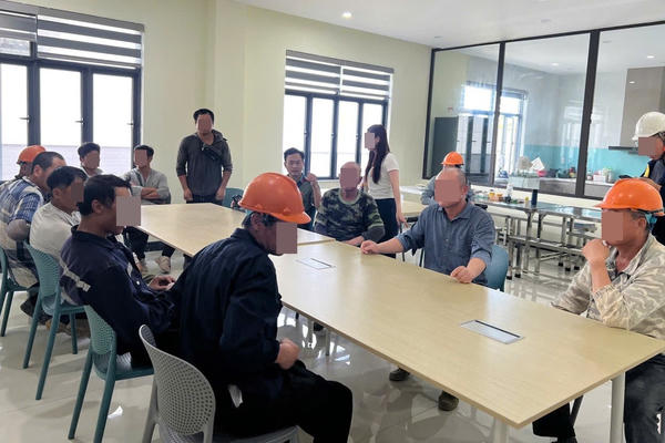 Phát hiện 26 người nước ngoài làm việc không có giấy phép tại TP Đà Nẵng Phát hiện 26 người nước ngoài làm việc không có giấy phép tại TP Đà Nẵng