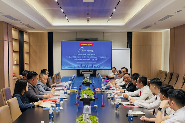 CLB Xúc tiến Thương mại & Đầu tư Doanh nhân trẻ Việt Nam làm việc với Hoa Sen Home