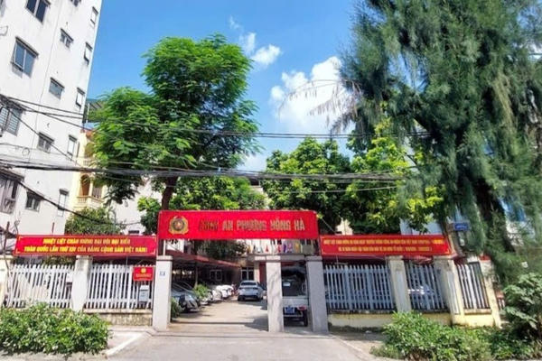 Công an phường Hồng Hà đang xác minh vụ việc một người phụ nữ tố bị hành hung tại chợ Long Biên Công an phường Hồng Hà đang xác minh vụ việc một người phụ nữ tố bị hành hung tại chợ Long Biên