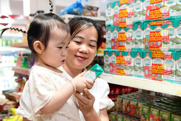 Sữa Tươi Kun – 'Sữa ngon nhà mình': Vị ngọt lành từ sự gắn kết giữa nông dân 'tay quen' và trang trại Lof Hồ Toản