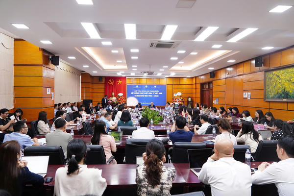 Hoàn thiện pháp luật kinh tế đáp ứng yêu cầu phát triển trong giai đoạn mới