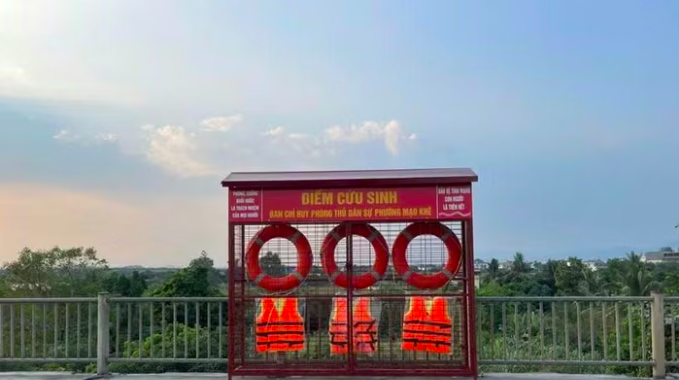 Quảng Ninh đồng loạt lắp “điểm cứu sinh” và tủ cứu nạn tại 54 xã, phường, đặc khu
