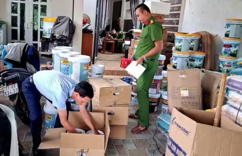 Bán sơn, bột trét giả nhãn hiệu Jotun