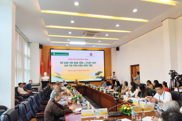 Khẳng định vai trò của phụ nữ đối với sự nghiệp bảo tồn và phát huy di sản văn hóa dân tộc