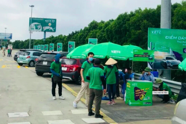 Phó Thủ tướng chỉ đạo xử lý bất cập trong hoạt động thu phí điện tử đường bộ