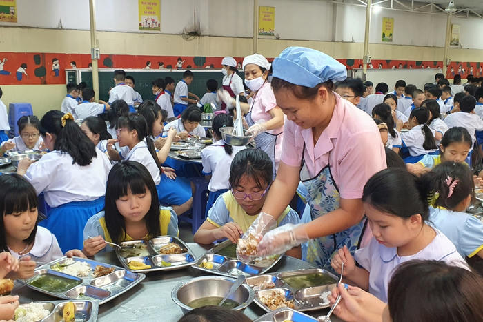 Chủ tịch UBND tỉnh, thành phố phải chịu trách nhiệm toàn diện về tổ chức bữa ăn bán trú trường học
