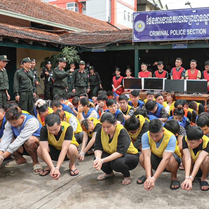 Điểm tin Pháp luật 3/11: Phá chuyên án lừa đảo qua mạng hơn 300 tỷ đồng, bắt 59 đối tượng tại Campuchia Điểm tin Pháp luật 3/11: Phá chuyên án lừa đảo qua mạng hơn 300 tỷ đồng, bắt 59 đối tượng tại Campuchia