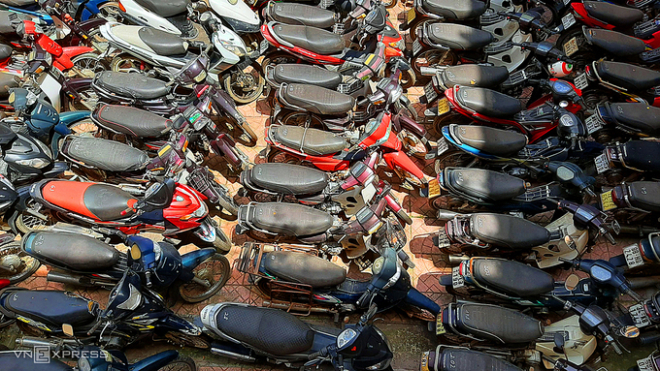 Xe không giấy tờ vẫn được sang tên đổi chủ - Ảnh 2