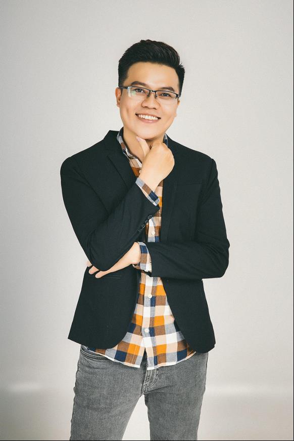 Chân chung Co-founder Riviu Lê Đình Thái