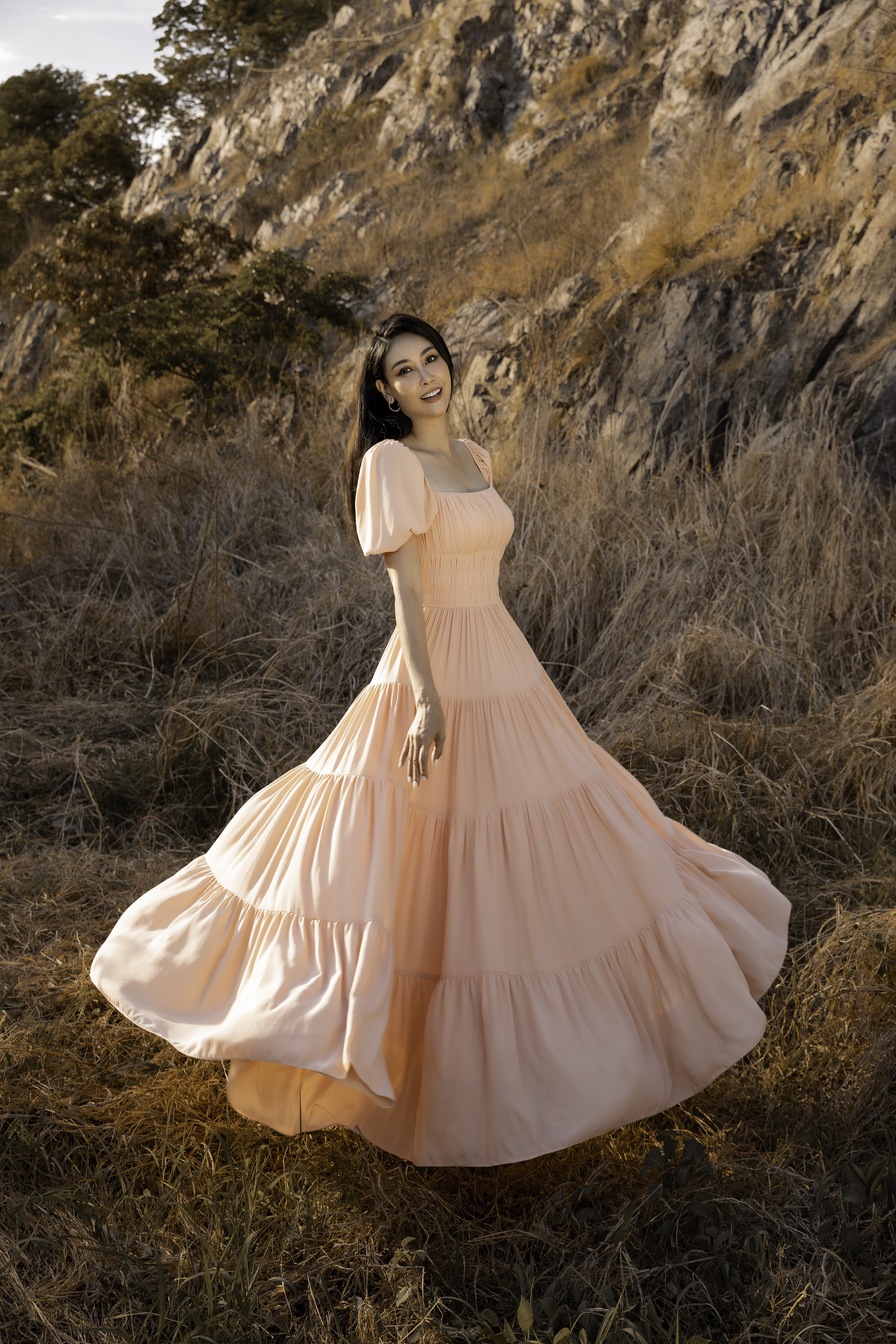 Sắc vóc trẻ trung quên tuổi của bà mẹ 3 con khiến người hâm mộ không khỏi trầm trồ.