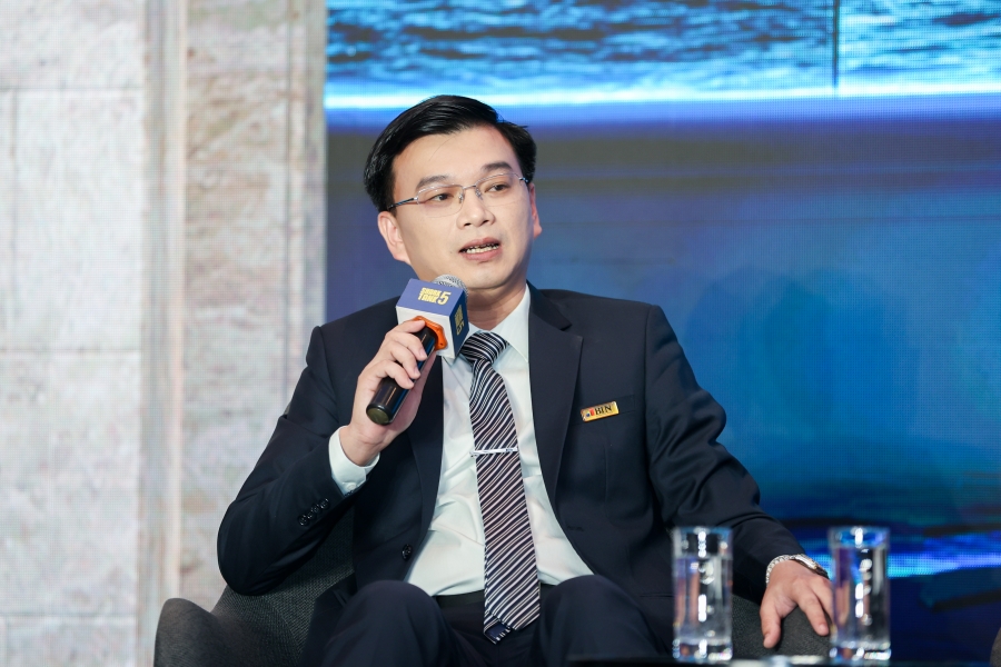 Shark Lê Hùng Anh.