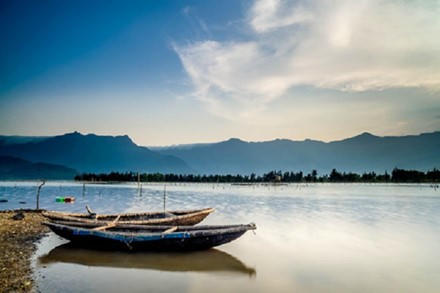 Canh sac may long bong nuoc tuyet dep o dam Lap An hinh anh 3