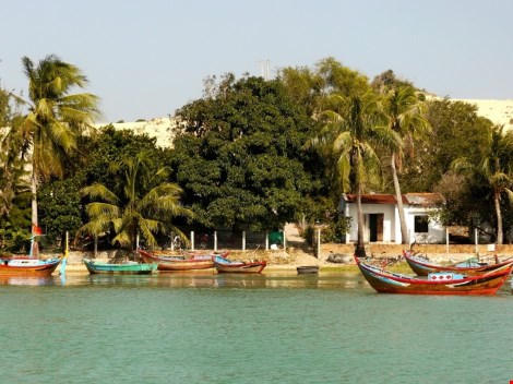 Ngắm cảnh đẹp tuyệt vời trên biển Đầm Môn