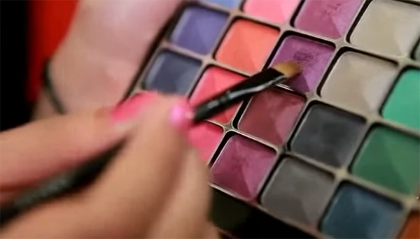 Đôi mắt hút hồn từ những mẹo sử dụng phấn mắt đơn giản