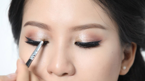 Đôi mắt hút hồn từ những mẹo sử dụng phấn mắt đơn giản