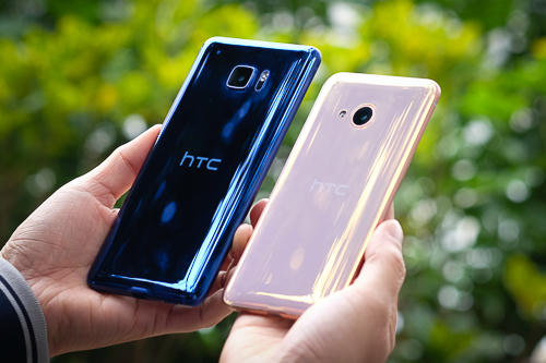 Bộ đôi HTC có màn giảm giá sốc ngay sau Tết.