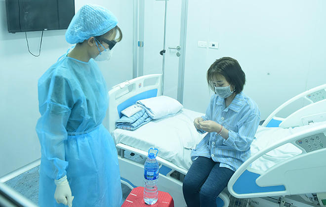 Niềm vui xuất viện sau hơn 10 ngày cách ly