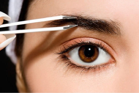 Kết quả hình ảnh cho Tỉa lông mày quá nhiều