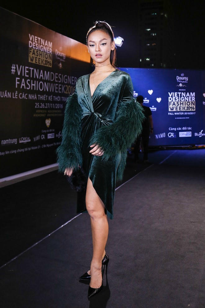 Kết quả hình ảnh cho . Thời trang nhung sao Việt