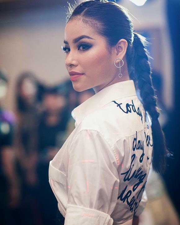 Kết quả hình ảnh cho Khuyên tai tròn: sao Việt