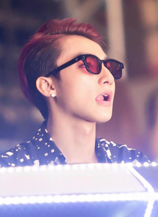 Kết quả hình ảnh cho Kính màu trong: sao Việt