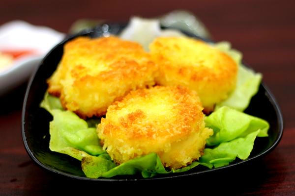 Kết quả hình ảnh cho đậu phụ để ráo nước giấy thấm